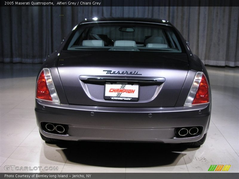 Alfieri Grey / Chiaro Grey 2005 Maserati Quattroporte