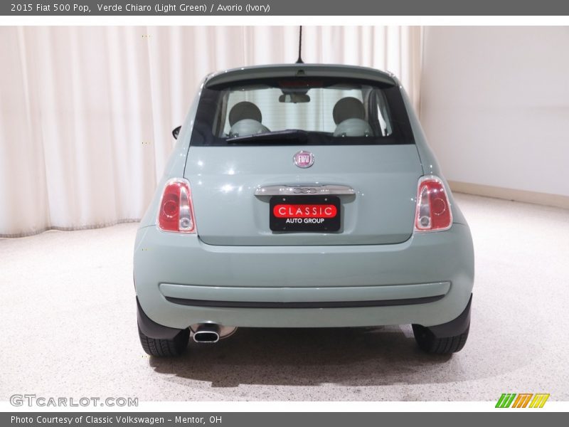 Verde Chiaro (Light Green) / Avorio (Ivory) 2015 Fiat 500 Pop
