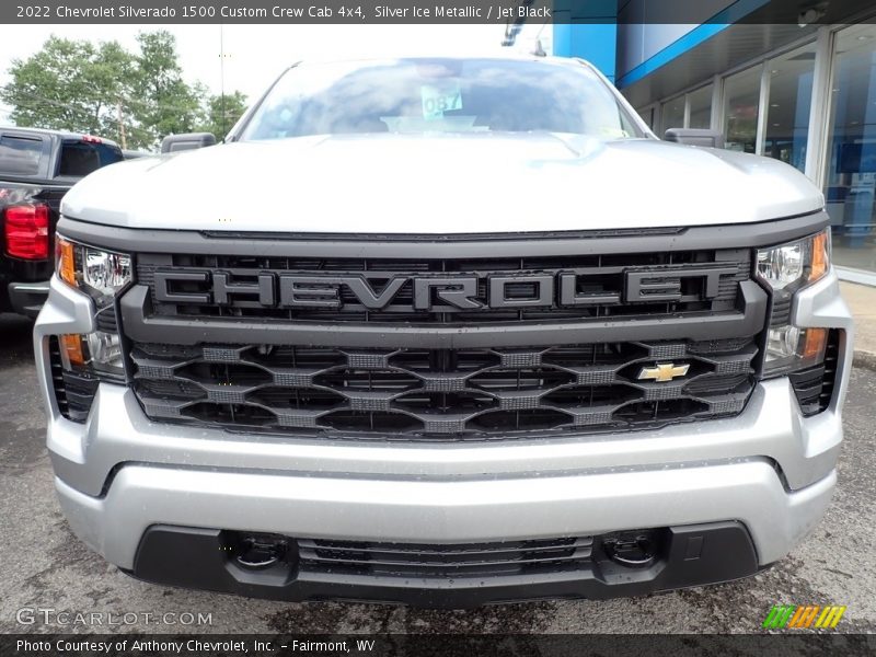 Silver Ice Metallic / Jet Black 2022 Chevrolet Silverado 1500 Custom Crew Cab 4x4