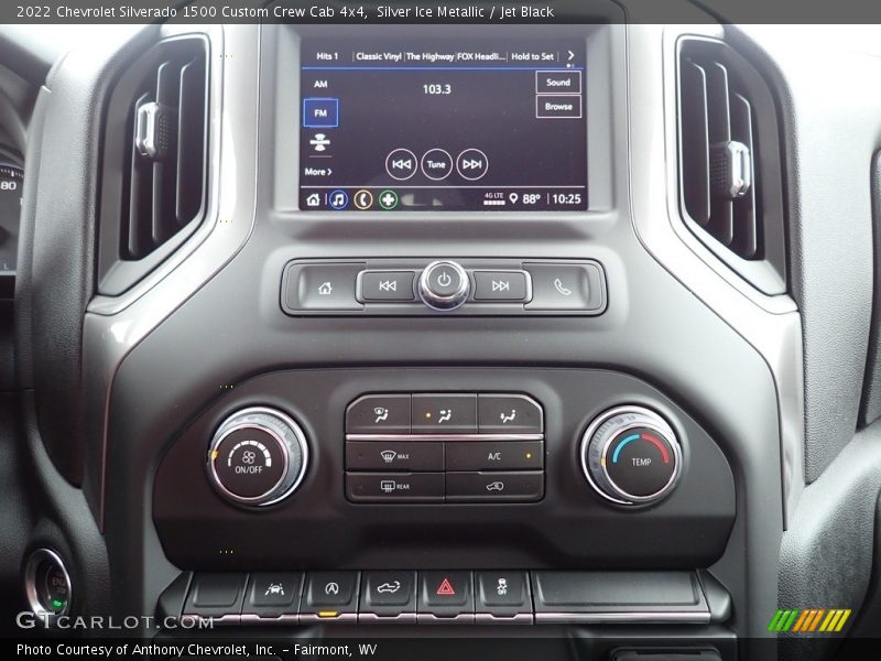 Controls of 2022 Silverado 1500 Custom Crew Cab 4x4