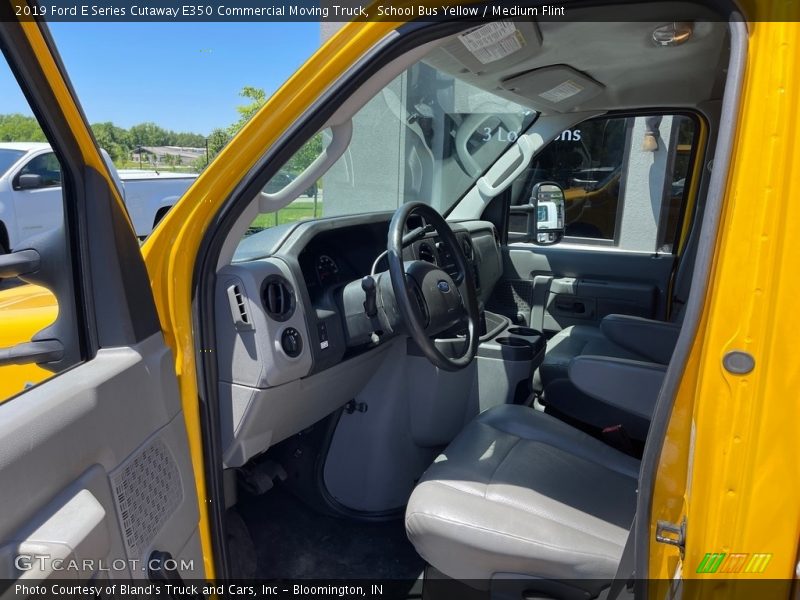 School Bus Yellow / Medium Flint 2019 Ford E Series Cutaway E350 Commercial Moving Truck