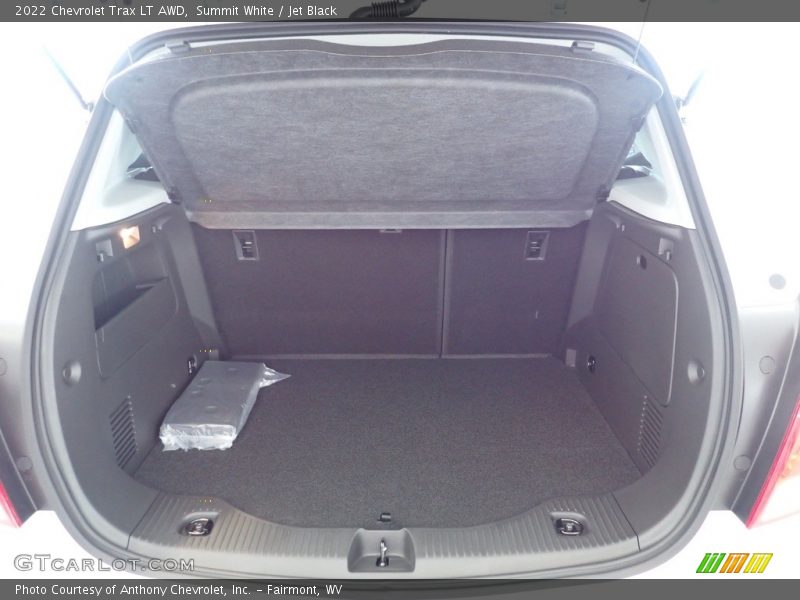 Summit White / Jet Black 2022 Chevrolet Trax LT AWD