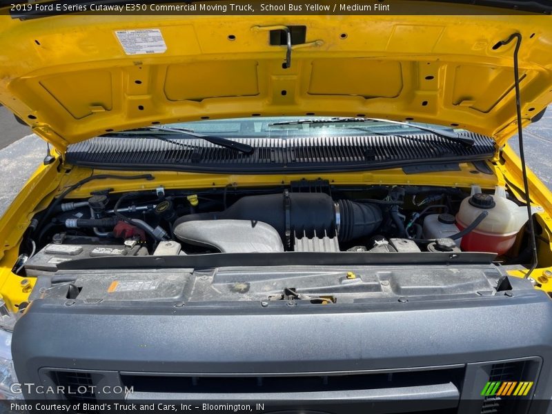 School Bus Yellow / Medium Flint 2019 Ford E Series Cutaway E350 Commercial Moving Truck