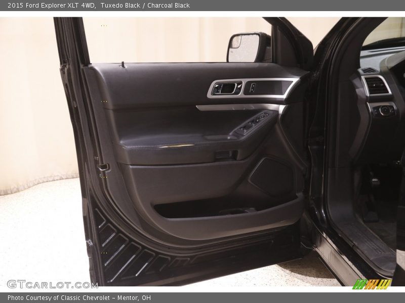 Tuxedo Black / Charcoal Black 2015 Ford Explorer XLT 4WD