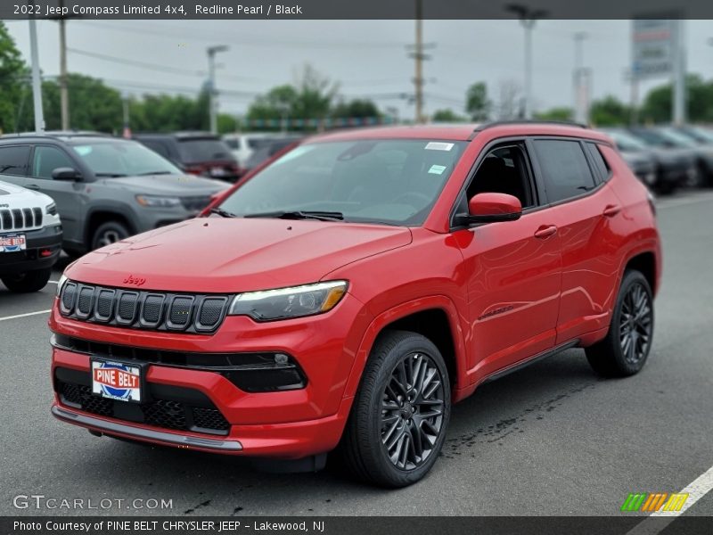 Front 3/4 View of 2022 Compass Limited 4x4