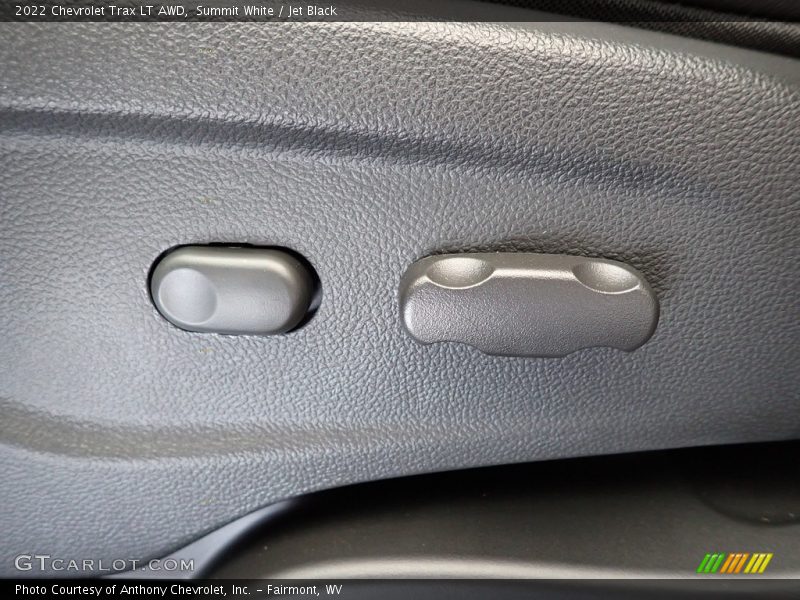 Summit White / Jet Black 2022 Chevrolet Trax LT AWD