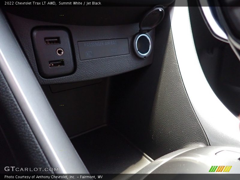 Summit White / Jet Black 2022 Chevrolet Trax LT AWD