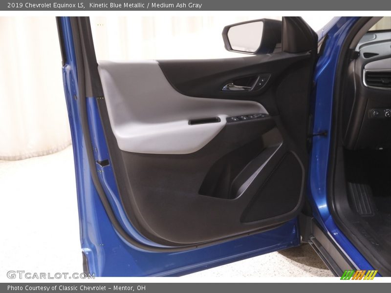 Kinetic Blue Metallic / Medium Ash Gray 2019 Chevrolet Equinox LS
