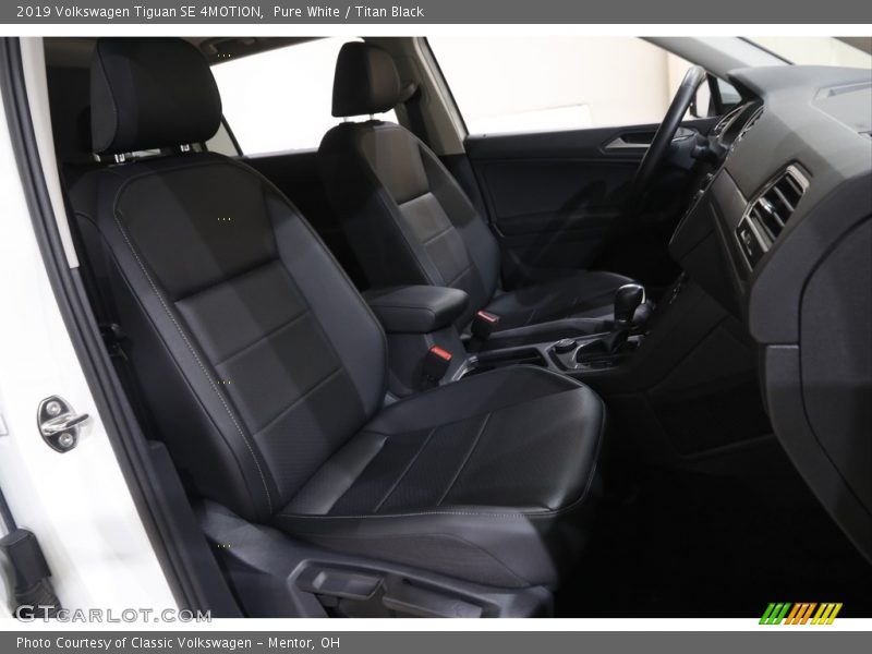 Pure White / Titan Black 2019 Volkswagen Tiguan SE 4MOTION