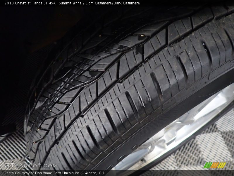 Summit White / Light Cashmere/Dark Cashmere 2010 Chevrolet Tahoe LT 4x4