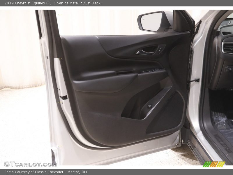 Silver Ice Metallic / Jet Black 2019 Chevrolet Equinox LT