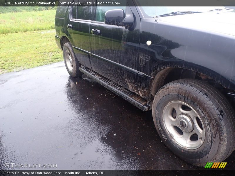 Black / Midnight Grey 2005 Mercury Mountaineer V8 Premier AWD