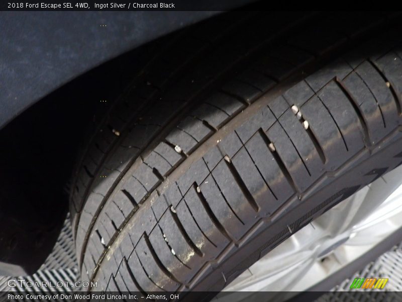 Ingot Silver / Charcoal Black 2018 Ford Escape SEL 4WD