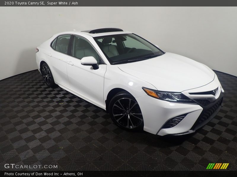 Super White / Ash 2020 Toyota Camry SE