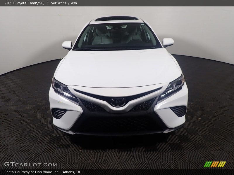 Super White / Ash 2020 Toyota Camry SE
