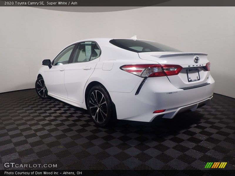 Super White / Ash 2020 Toyota Camry SE