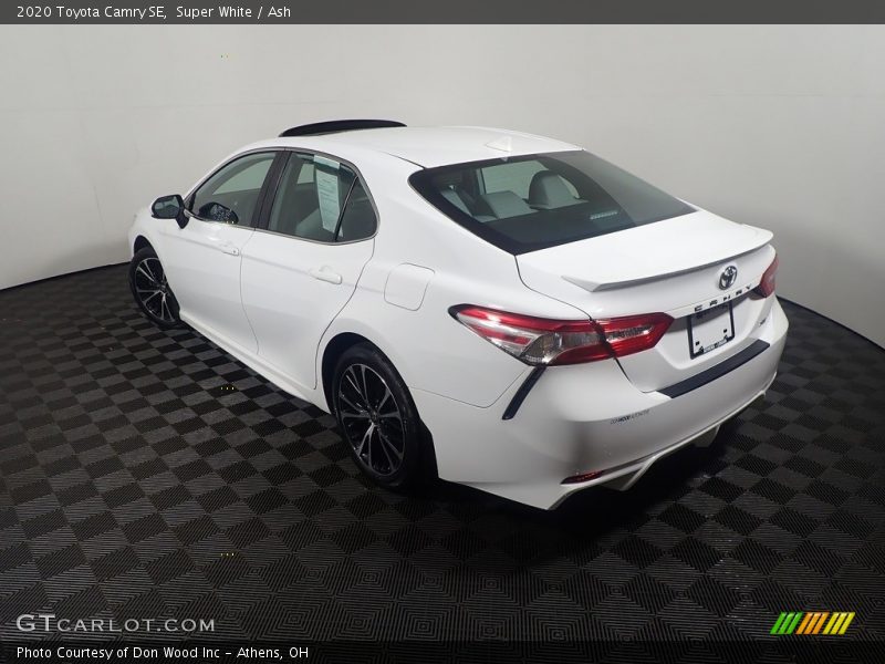 Super White / Ash 2020 Toyota Camry SE