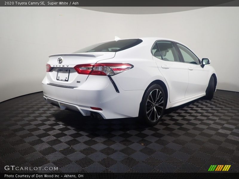 Super White / Ash 2020 Toyota Camry SE