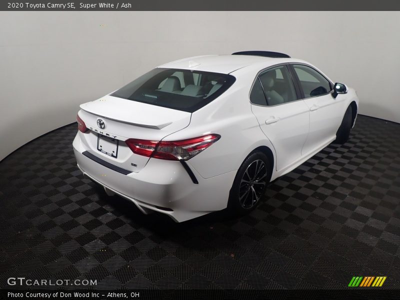 Super White / Ash 2020 Toyota Camry SE