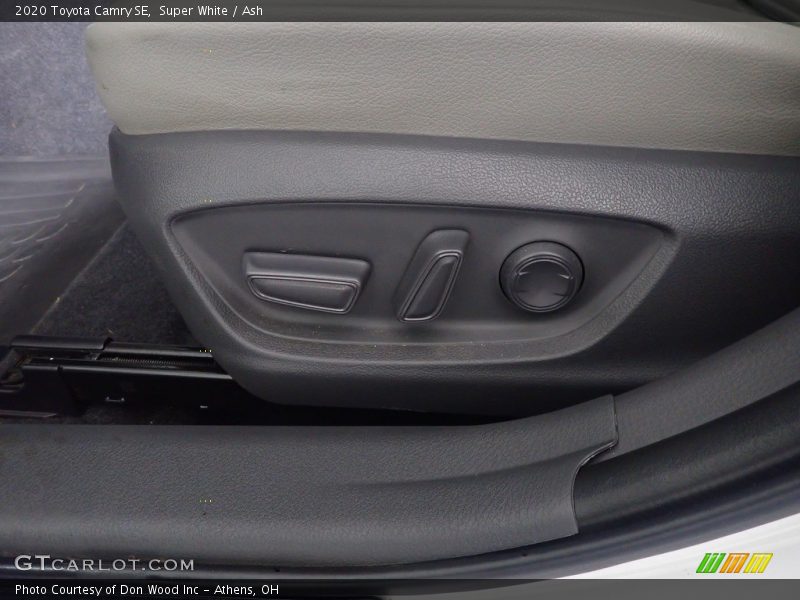 Super White / Ash 2020 Toyota Camry SE