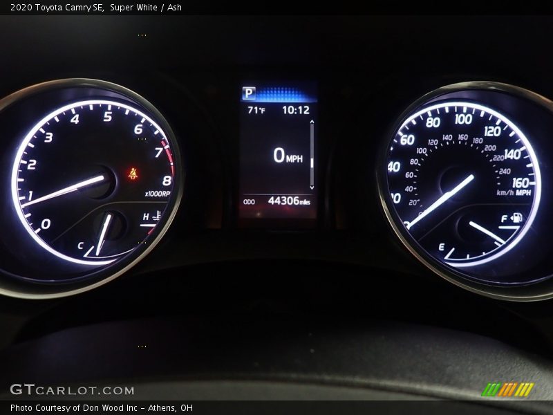 Super White / Ash 2020 Toyota Camry SE