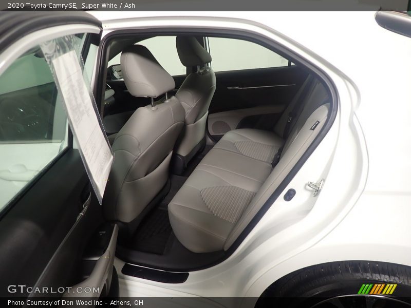 Super White / Ash 2020 Toyota Camry SE