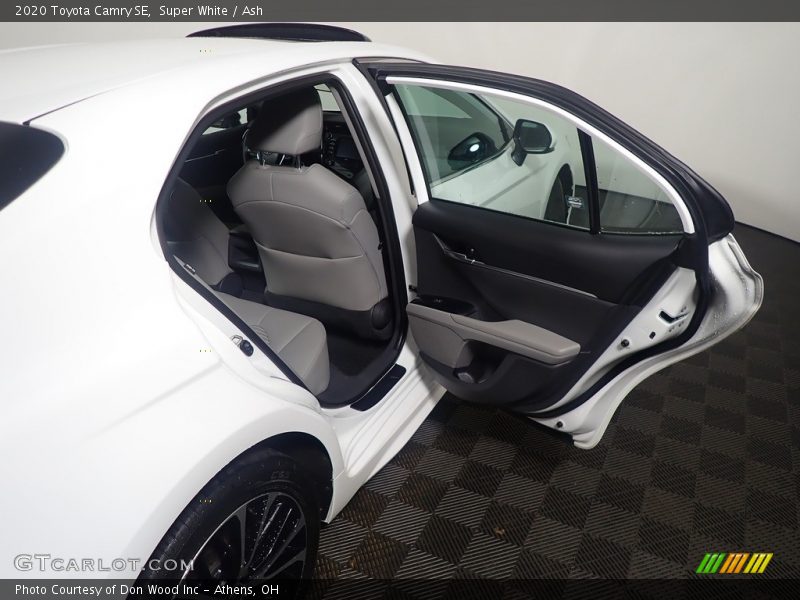 Super White / Ash 2020 Toyota Camry SE