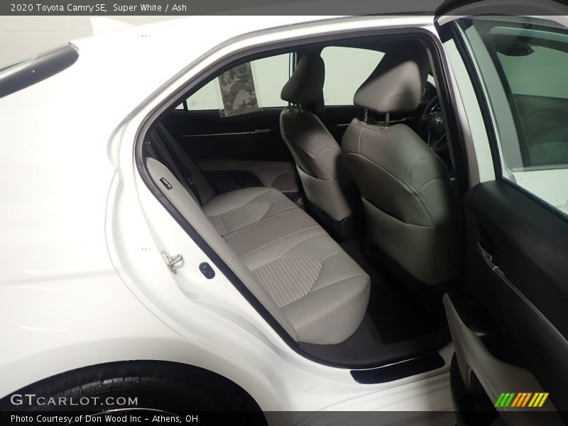Super White / Ash 2020 Toyota Camry SE