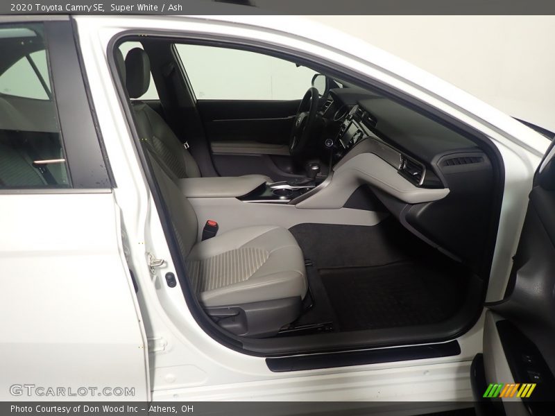 Super White / Ash 2020 Toyota Camry SE