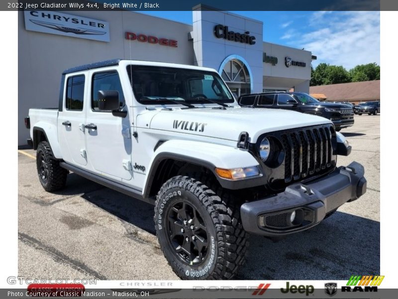 Bright White / Black 2022 Jeep Gladiator Willys 4x4