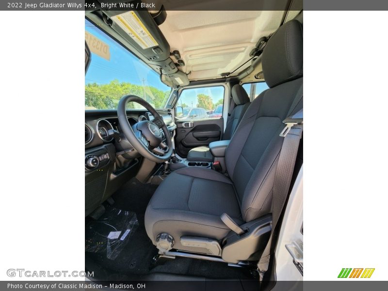 Bright White / Black 2022 Jeep Gladiator Willys 4x4