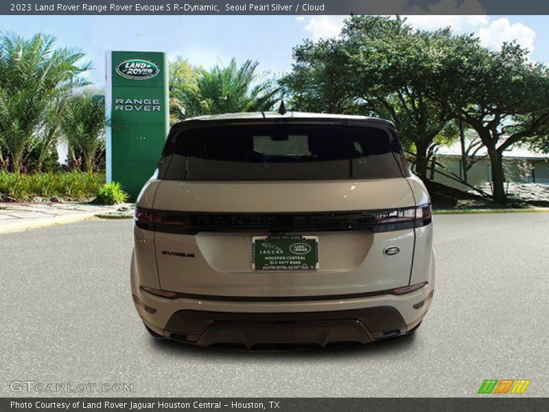 Seoul Pearl Silver / Cloud 2023 Land Rover Range Rover Evoque S R-Dynamic