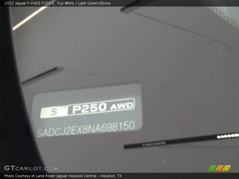  2022 F-PACE P250 S Logo