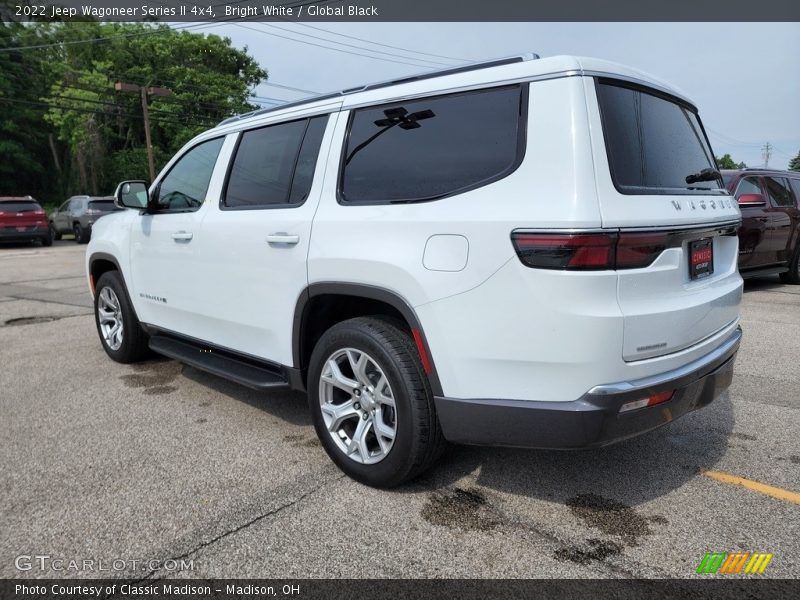 Bright White / Global Black 2022 Jeep Wagoneer Series II 4x4