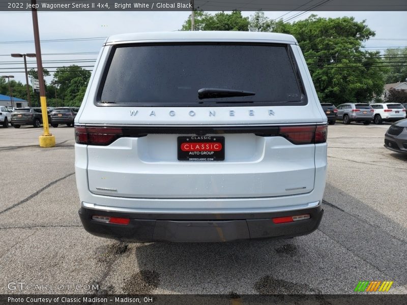 Bright White / Global Black 2022 Jeep Wagoneer Series II 4x4