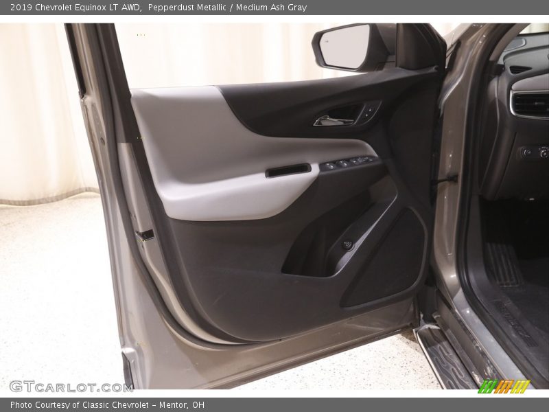 Pepperdust Metallic / Medium Ash Gray 2019 Chevrolet Equinox LT AWD