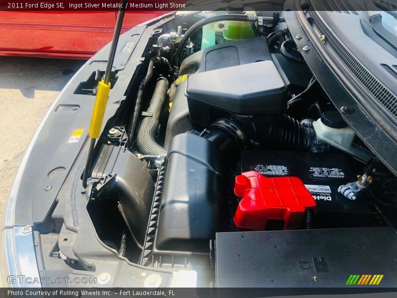 Ingot Silver Metallic / Medium Light Stone 2011 Ford Edge SE