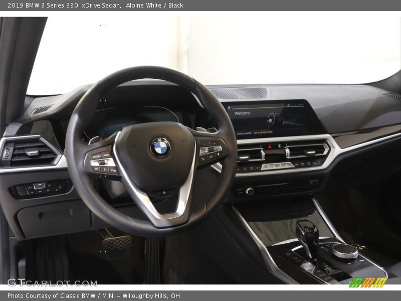Dashboard of 2019 3 Series 330i xDrive Sedan
