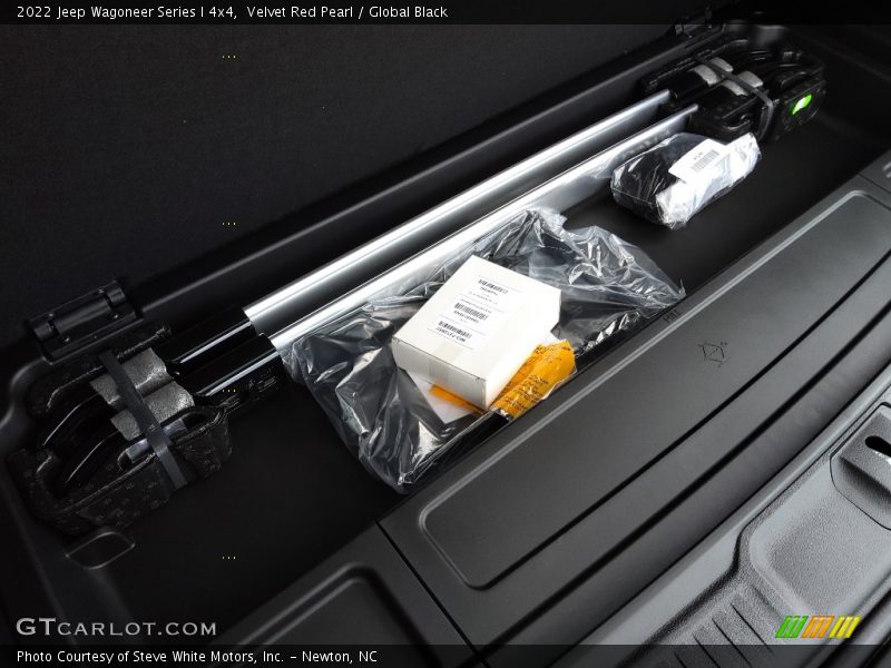 Velvet Red Pearl / Global Black 2022 Jeep Wagoneer Series I 4x4