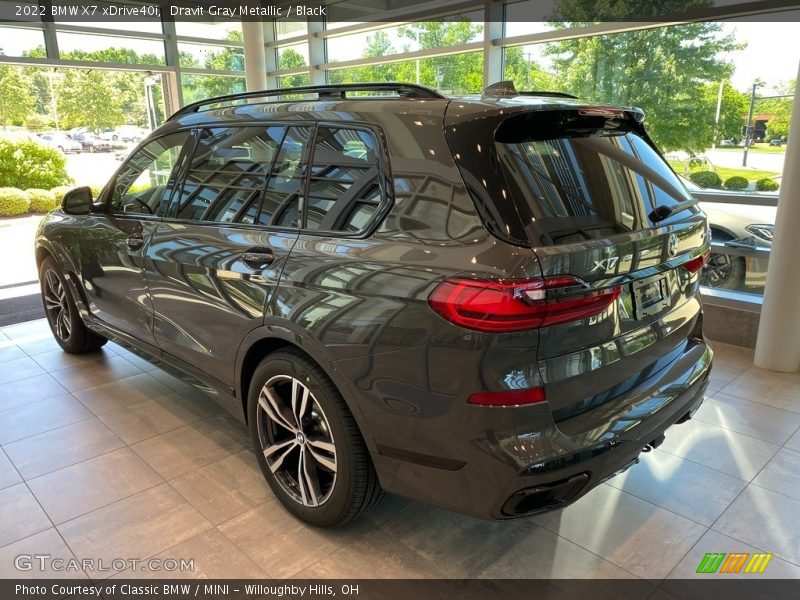 Dravit Gray Metallic / Black 2022 BMW X7 xDrive40i
