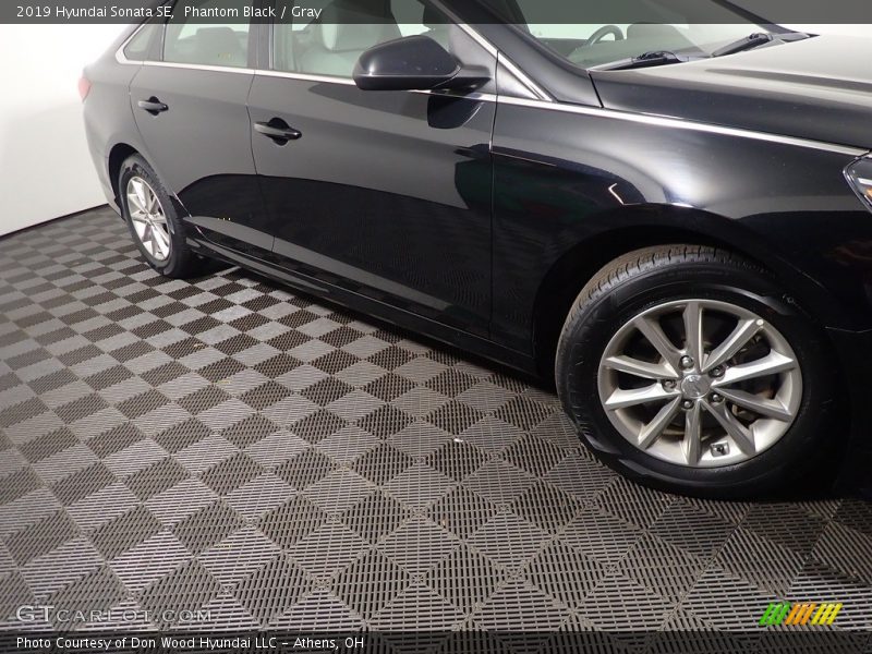 Phantom Black / Gray 2019 Hyundai Sonata SE