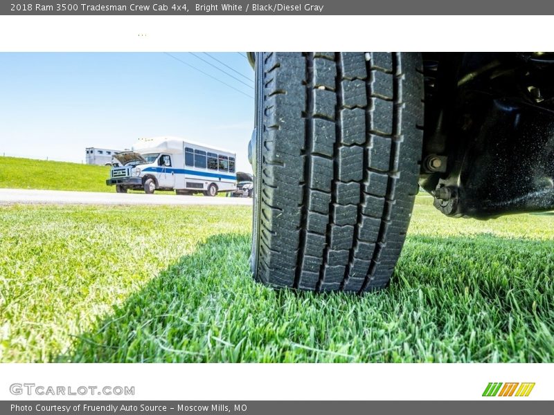 Bright White / Black/Diesel Gray 2018 Ram 3500 Tradesman Crew Cab 4x4