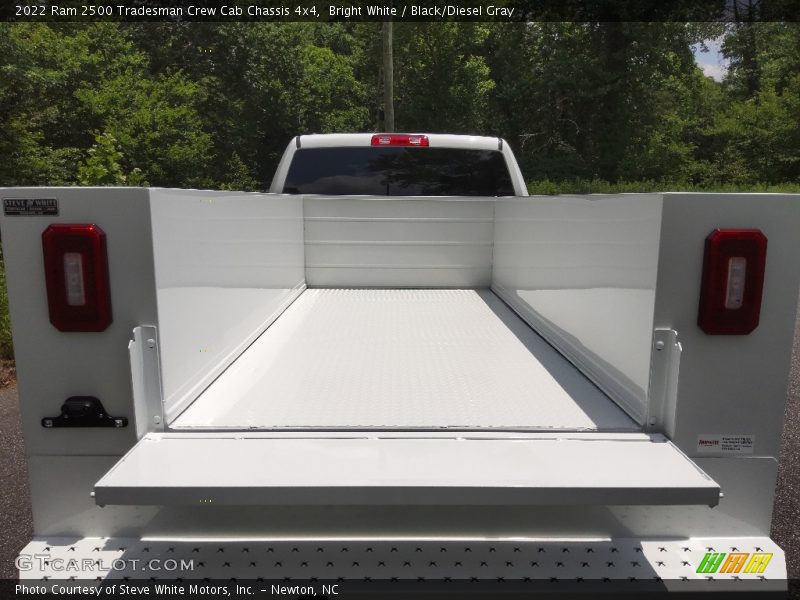 Bright White / Black/Diesel Gray 2022 Ram 2500 Tradesman Crew Cab Chassis 4x4