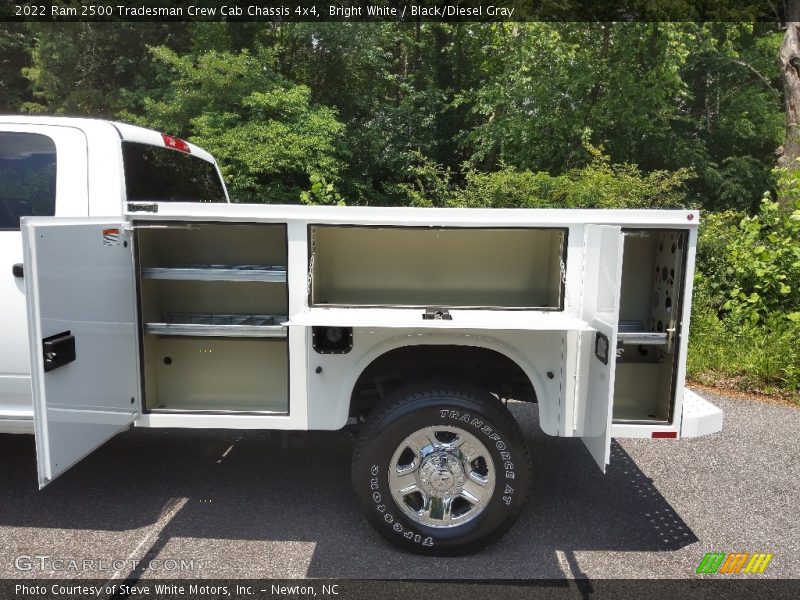 Bright White / Black/Diesel Gray 2022 Ram 2500 Tradesman Crew Cab Chassis 4x4