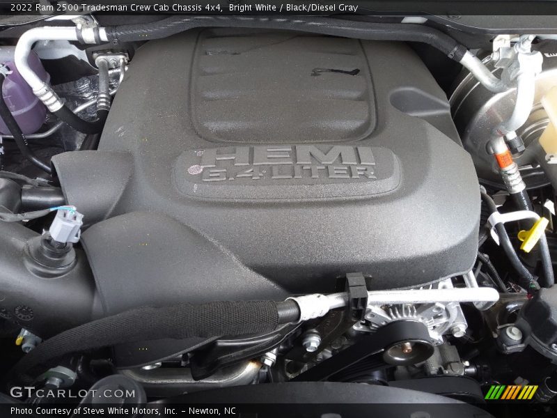Bright White / Black/Diesel Gray 2022 Ram 2500 Tradesman Crew Cab Chassis 4x4