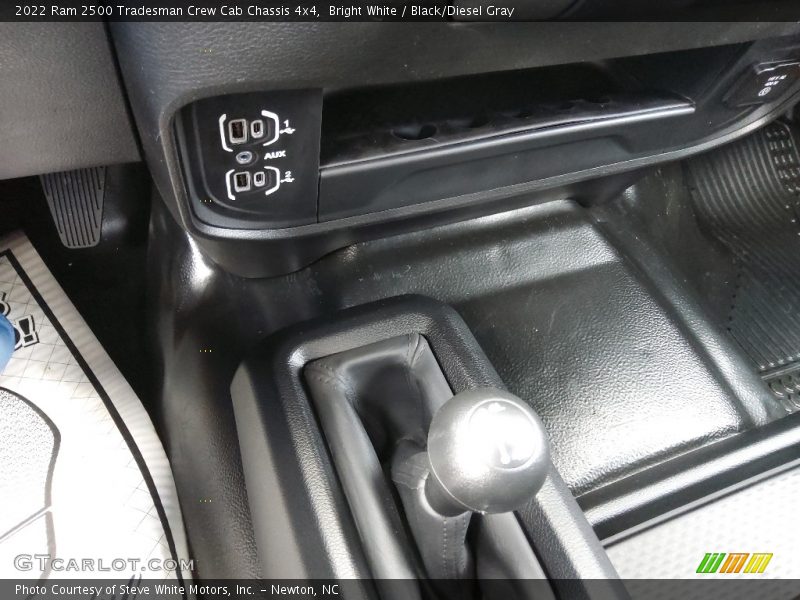 Bright White / Black/Diesel Gray 2022 Ram 2500 Tradesman Crew Cab Chassis 4x4
