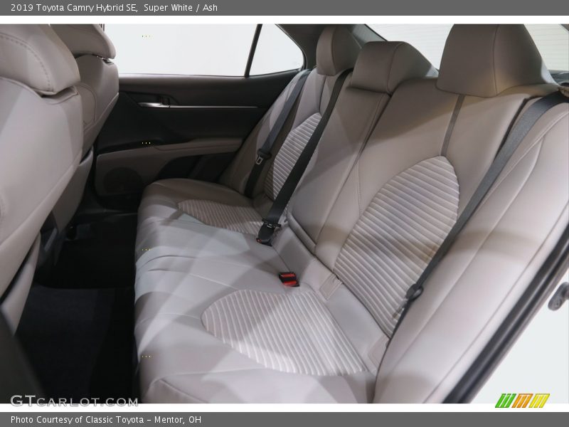 Super White / Ash 2019 Toyota Camry Hybrid SE