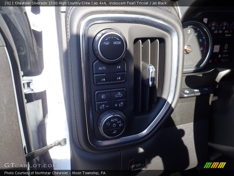 Iridescent Pearl Tricoat / Jet Black 2021 Chevrolet Silverado 1500 High Country Crew Cab 4x4