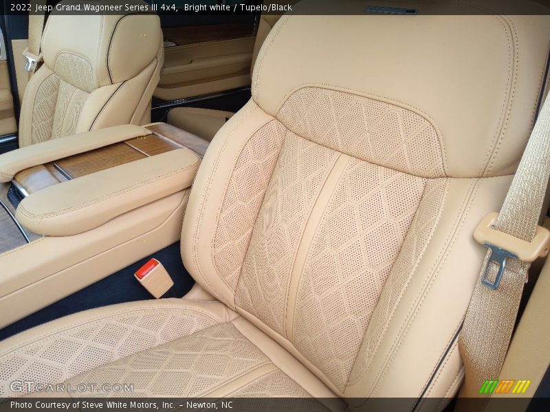 Front Seat of 2022 Grand Wagoneer Series III 4x4
