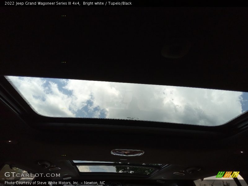 Bright white / Tupelo/Black 2022 Jeep Grand Wagoneer Series III 4x4